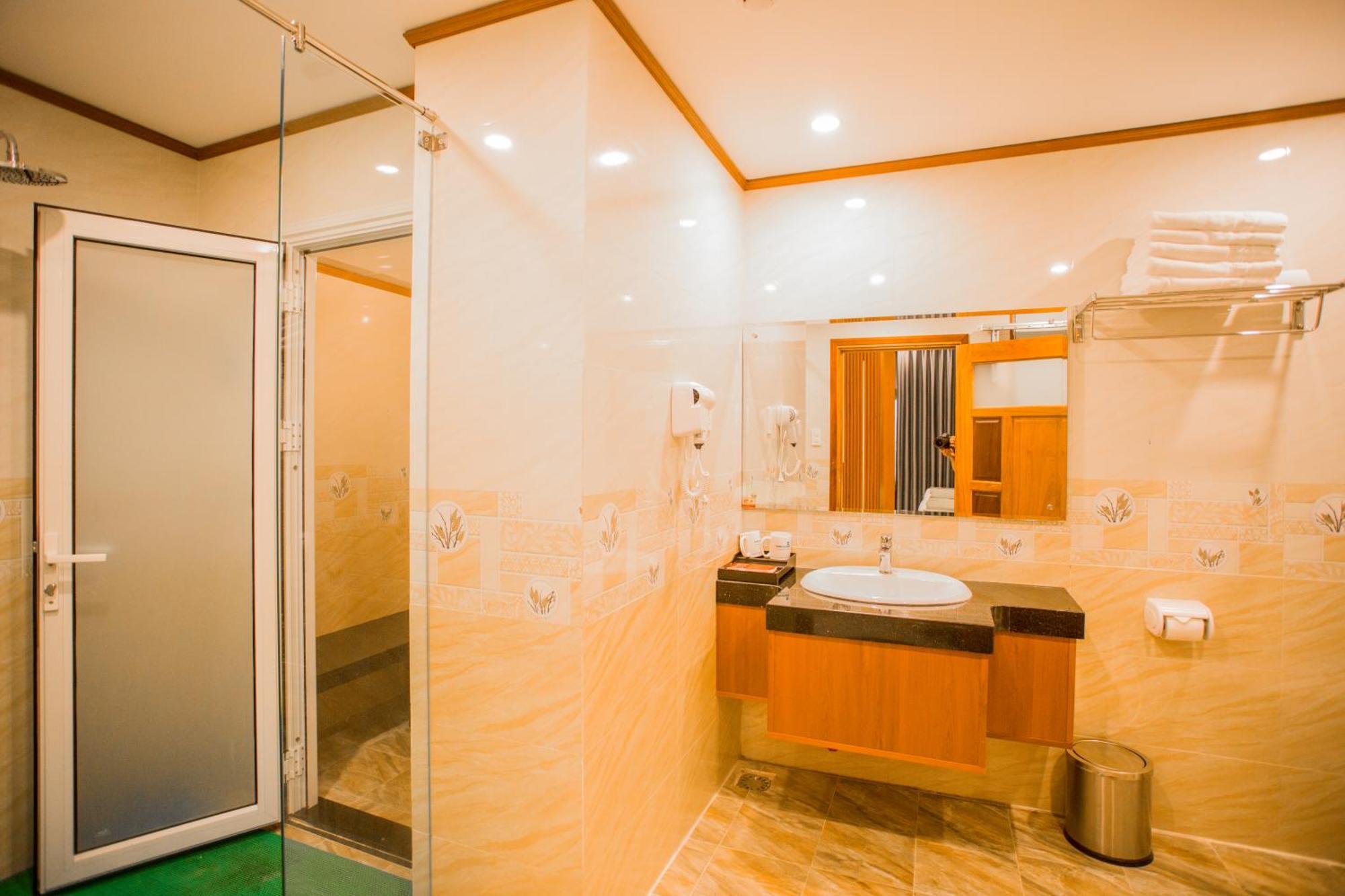 Lien Do Star Hotel Bao Loc Bagian luar foto